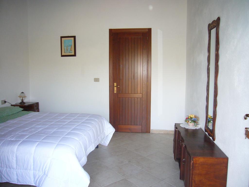 Su Trabi B&B Fluminimaggiore Quarto foto